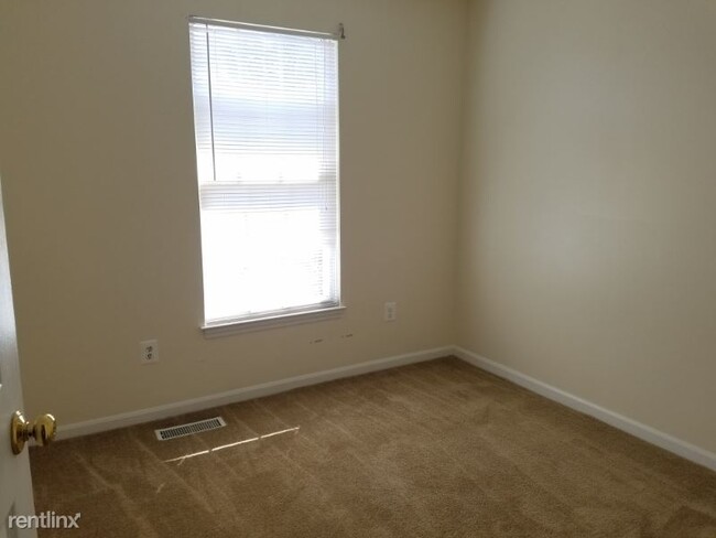 Building Photo - 4 br, 3.5 bath Townhome - 6017 Bingley Road