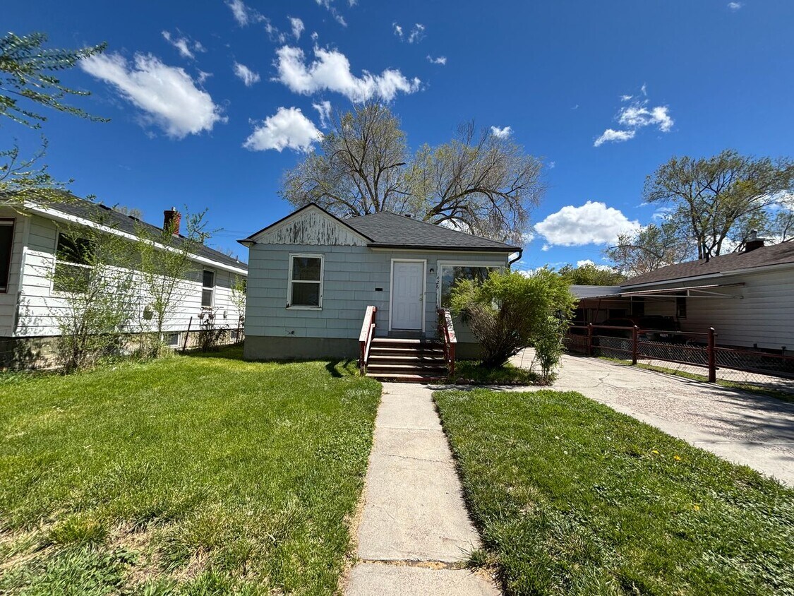 Primary Photo - Single Family Home Centrally Located