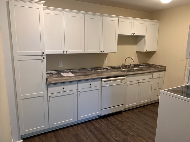Plenty of cabinet space - 2601 Hillsboro Pike