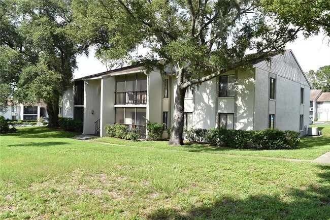 Building Photo - 2522 Pine Ridge Way S