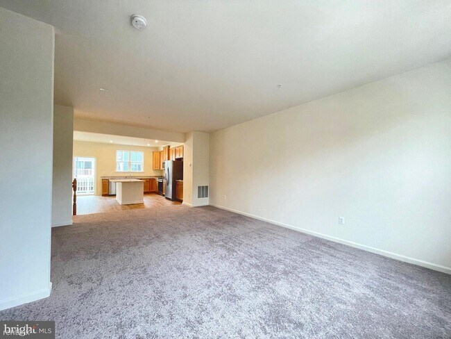 Building Photo - 4 br, 3.5 bath Townhome - 1733 Primrose Way