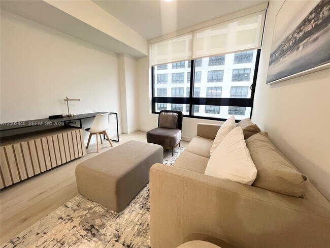 Foto del edificio - 225 N Miami Ave
