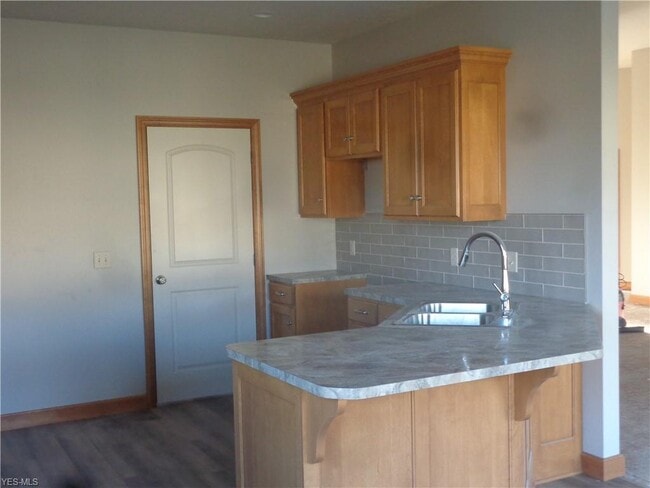Building Photo - 1147 Pine Bluff Dr NE