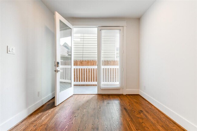 Foto del edificio - 425 W 21st St