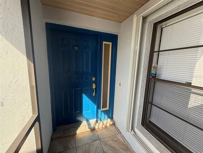 Building Photo - 26186 Northern Cross Rd