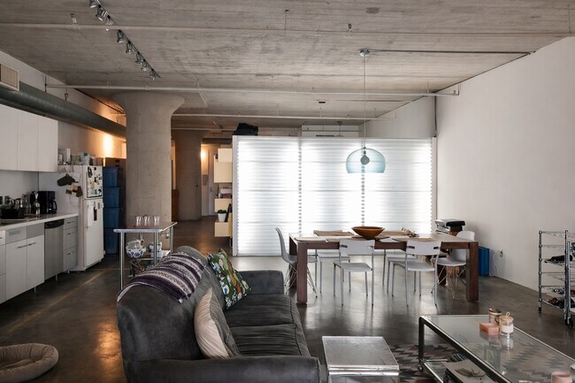 Foto del edificio - 1855 Industrial St