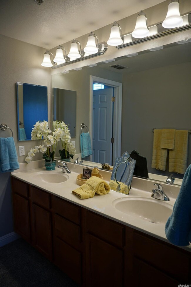 Natomas Condo at Westlake Villas Condo for Rent in Sacramento, CA