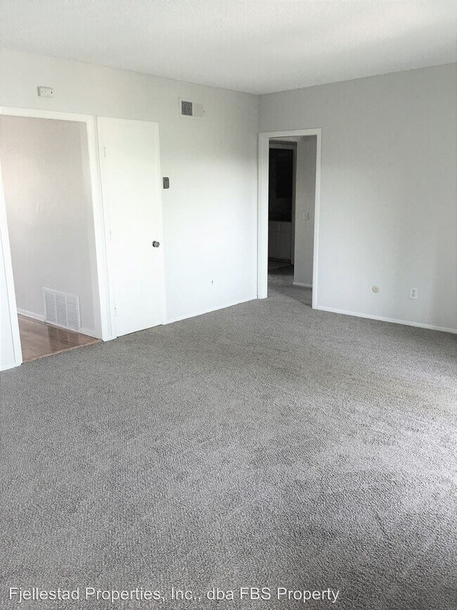 Foto del edificio - 528-530 S Tulip St