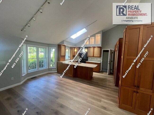Foto del edificio - Beautiful 4 Bedroom Condo
