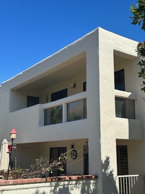 Wonderful balcony with view ! - 255 E Avenida Granada