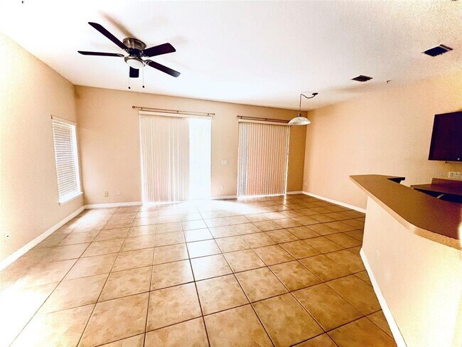 Foto del edificio - 546 Pinebranch Cir