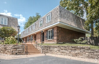 Building Photo - 3036 Highland Ave