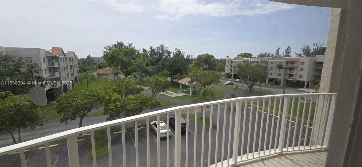 Primary Photo - 8260 SW 210th St