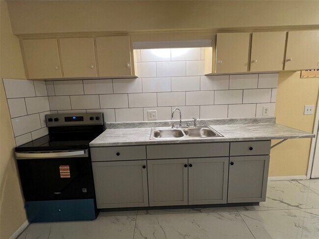 Foto del edificio - 134 W Main St