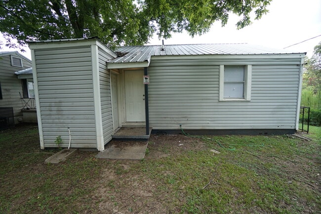 Building Photo - 3909 39th Ct N