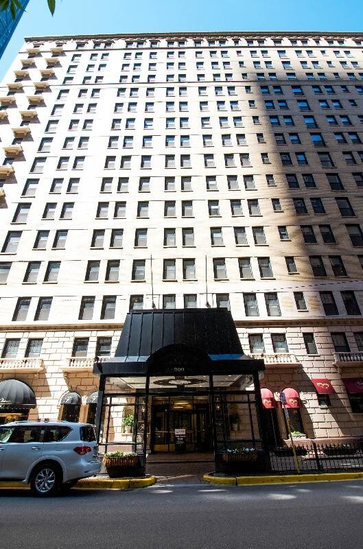 Foto principal - 200 E Chestnut St