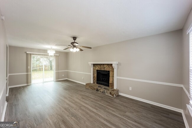 Building Photo - 702 Durham Crossing