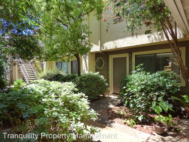 Building Photo - 4564 Mississippi St