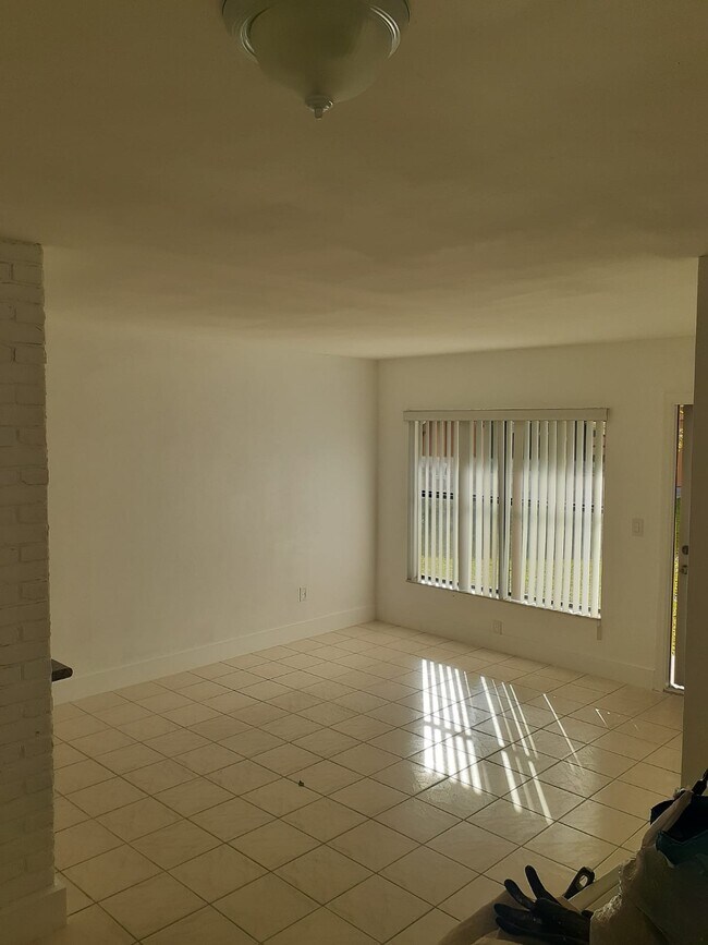 Foto del edificio - 2735 W 66th St