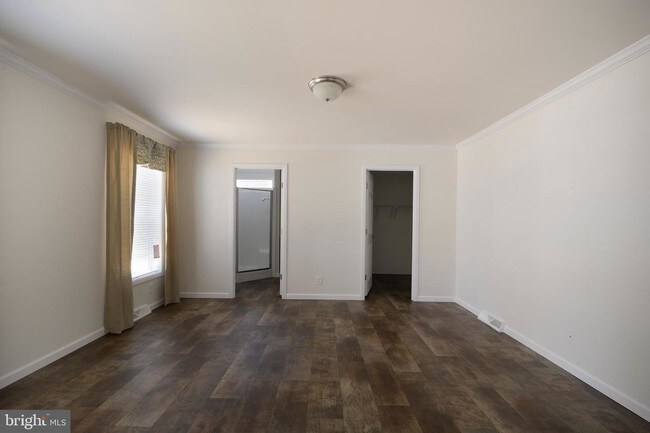 Foto del edificio - 16 Edgewater Dr