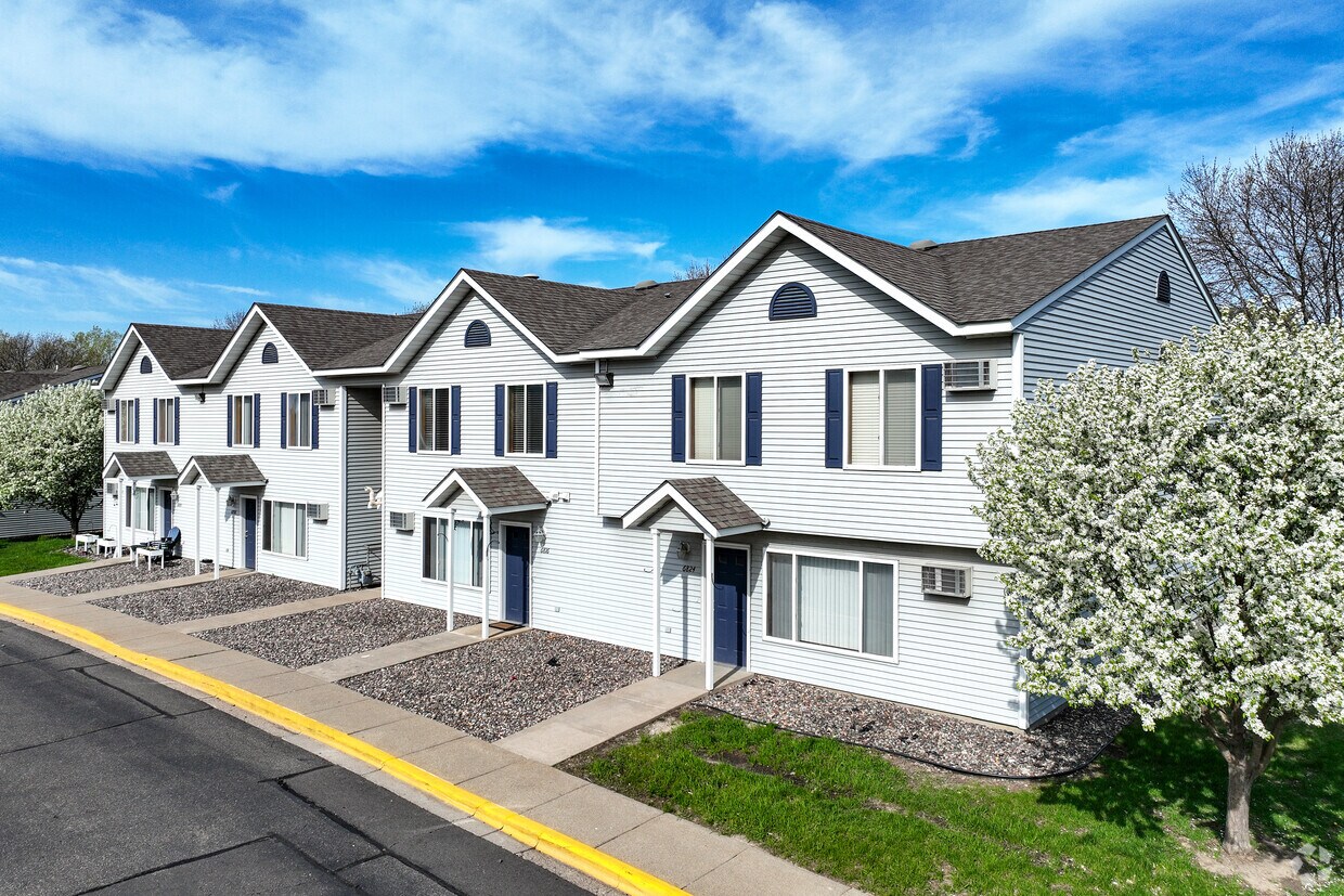 Silvan Townhomes Townhomes for Rent Maple Grove, MN