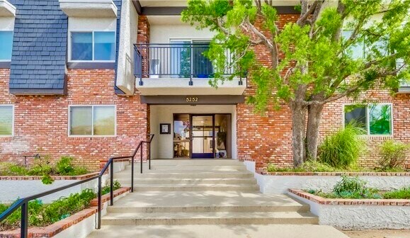 Building Photo - 5252 Coldwater Canyon Ave