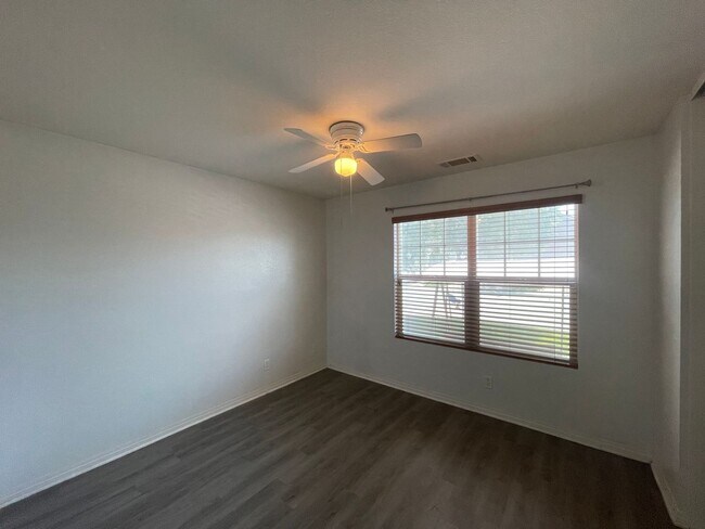 Foto del edificio - Lancaster 3 Bedroom + 2 Bathroom