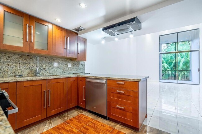 Foto del edificio - 20347 W Country Club Dr