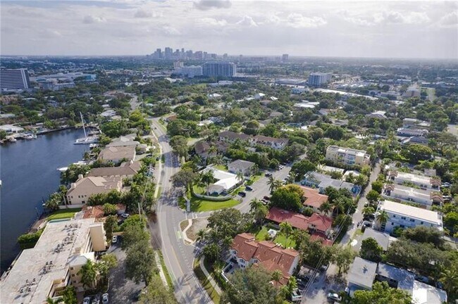 Foto del edificio - 2625 NE 13th Ct