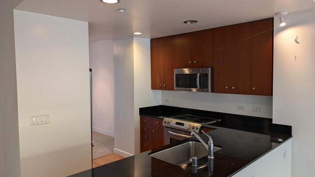 Kitchen - 585 9th St