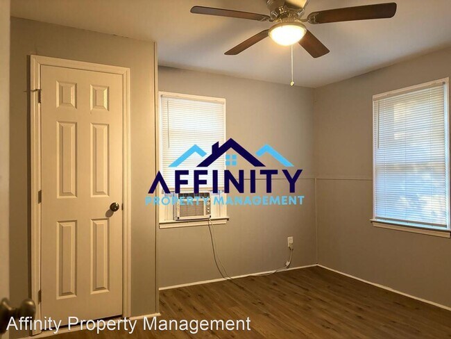 Building Photo - 2 br, 1 bath House - 823 North Commander S...