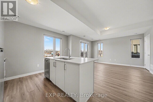 Photo du bâtiment - 2381A Tenth Line Rd