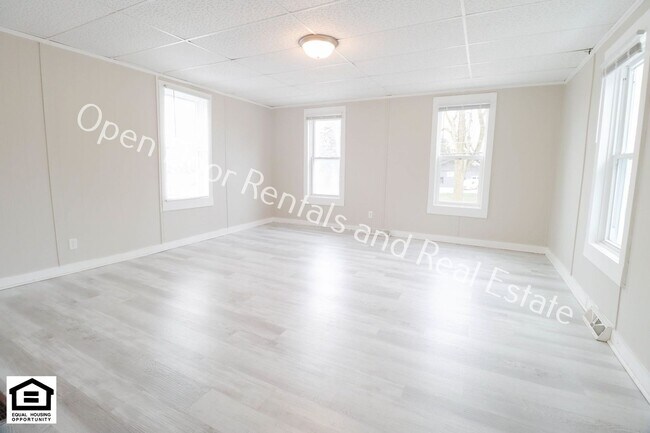 Foto del edificio - 17425 IN-37