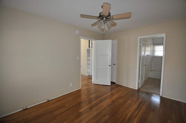 Foto del edificio - 14229 Victory Blvd