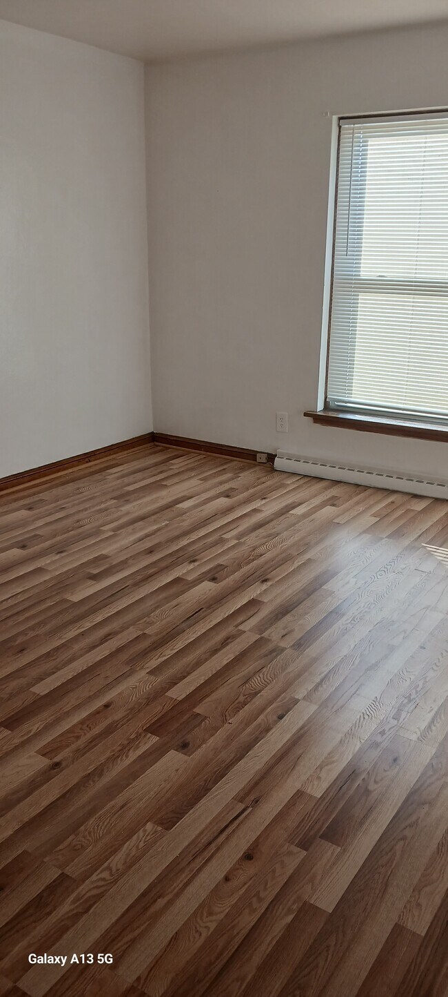 Building Photo - 8804 Riverview Blvd