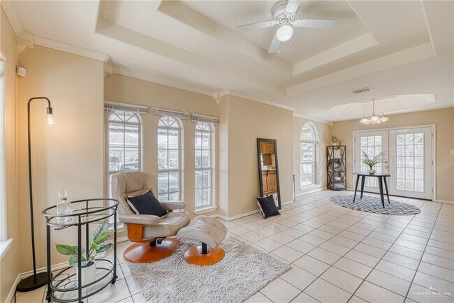 Foto del edificio - 12 W Sarah Evans St