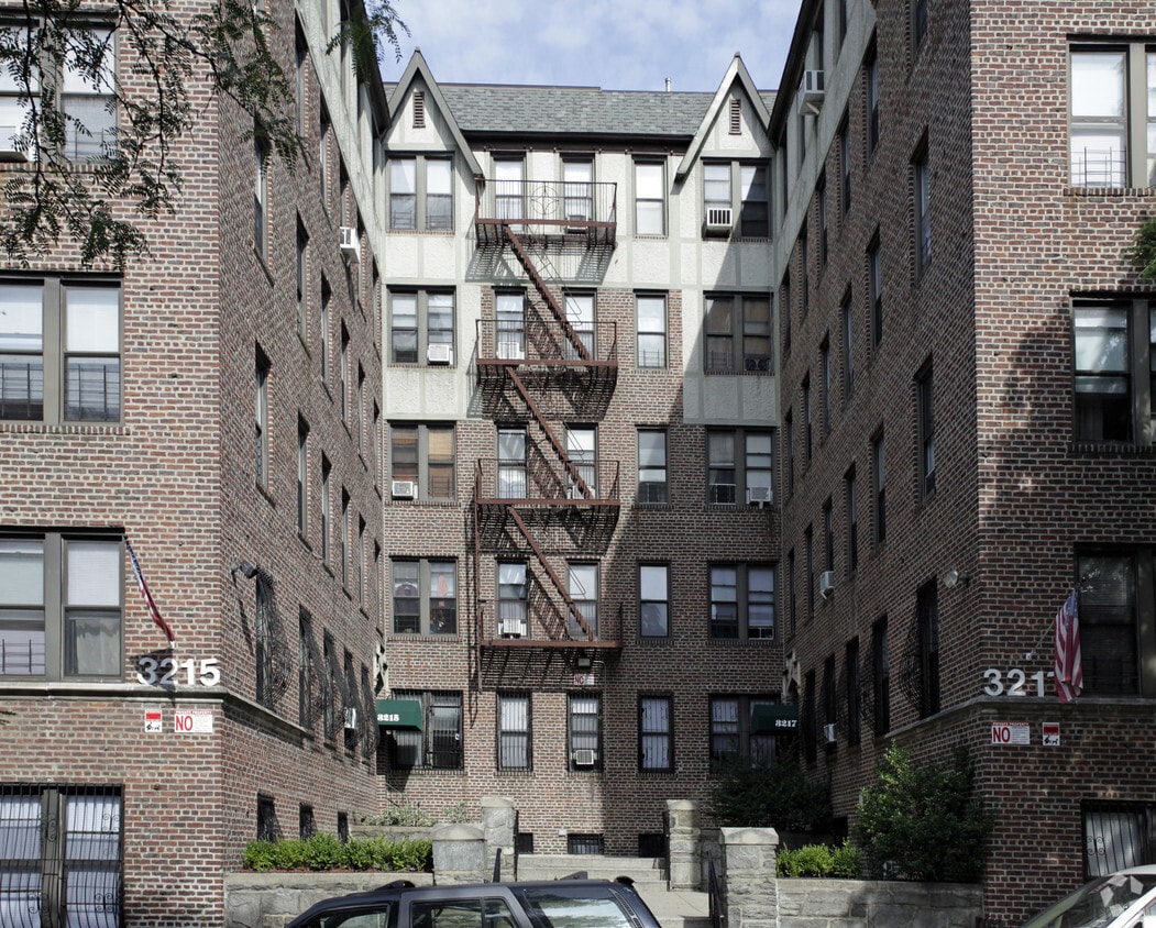 3215 - 3217 Hull Ave - 3215-3217 Hull Ave