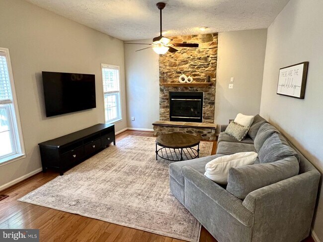 Building Photo - 300 Powdersby Rd