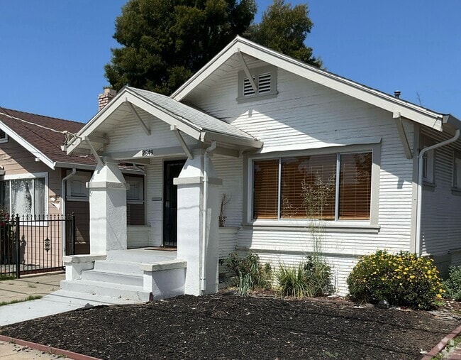 Building Photo - 2849 62nd Ave