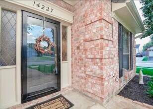 Building Photo - 14227 Sandfield Dr