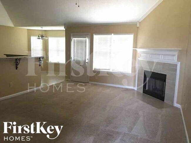 Building Photo - 4143 Ravenwood Dr N