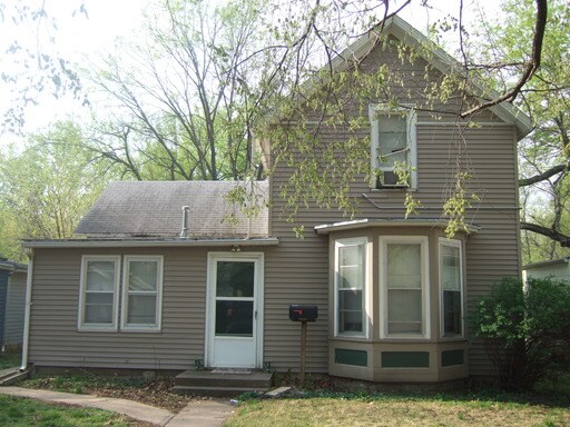 Building Photo - 527 Laramie St