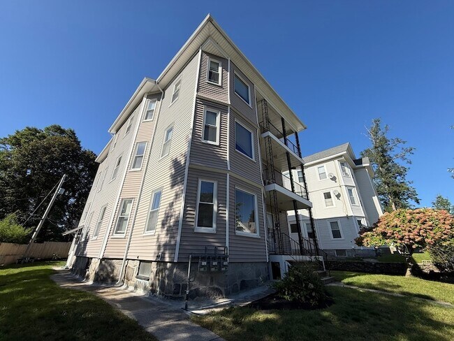 Foto del edificio - 32 Woodbine St