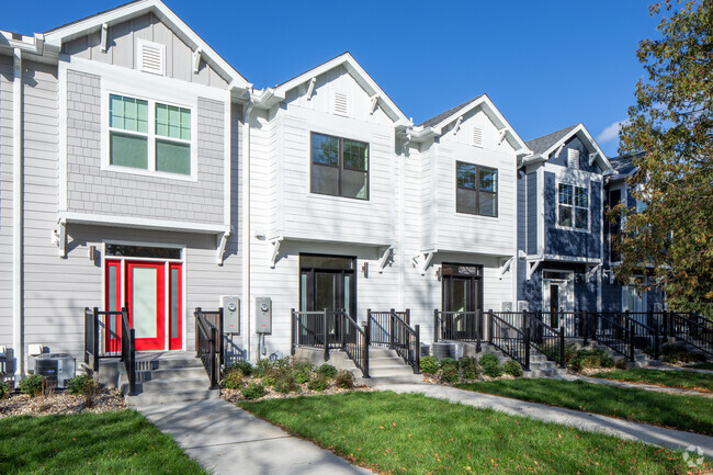 Building Photo - Legacy Townhomes