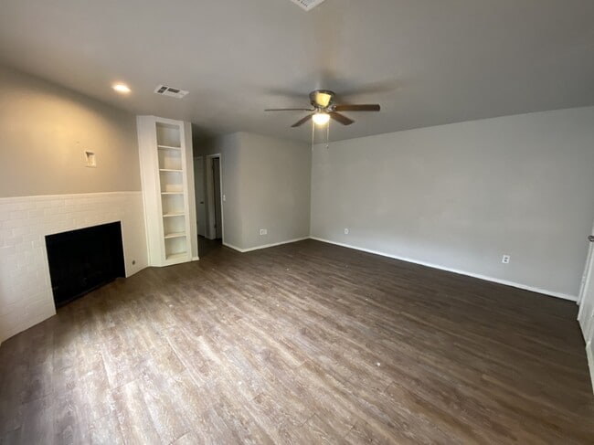 Foto del edificio - 5305 E 32nd Pl