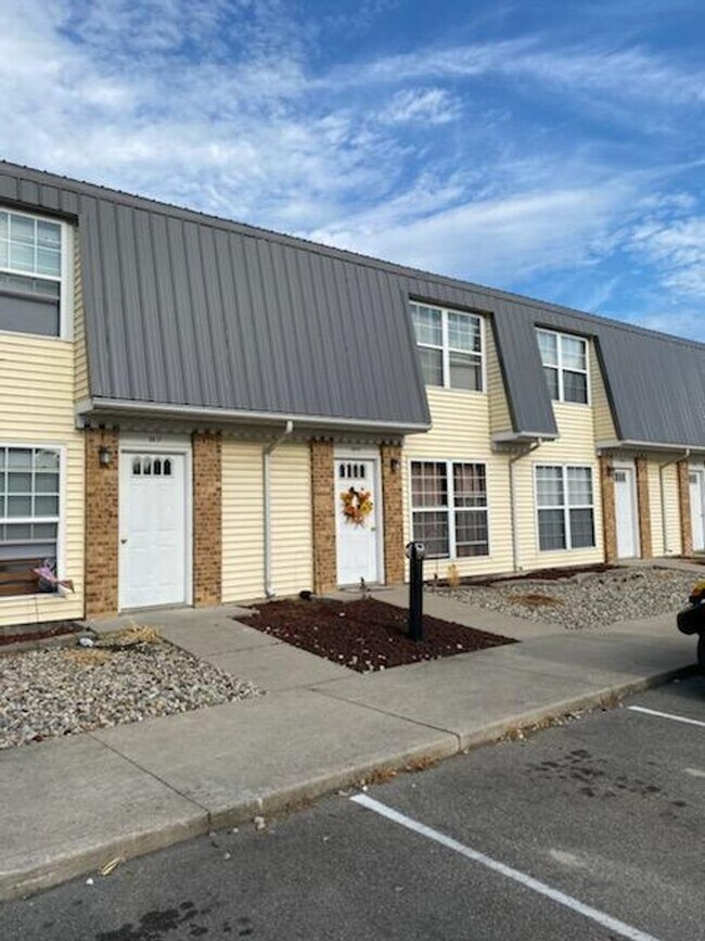 Foto del edificio - 2 Bedroom Townhouse in Albion!