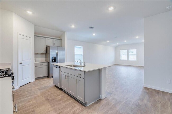 Building Photo - 264 Denali Dr