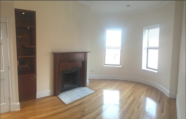 Building Photo - 28 Symphony Rd