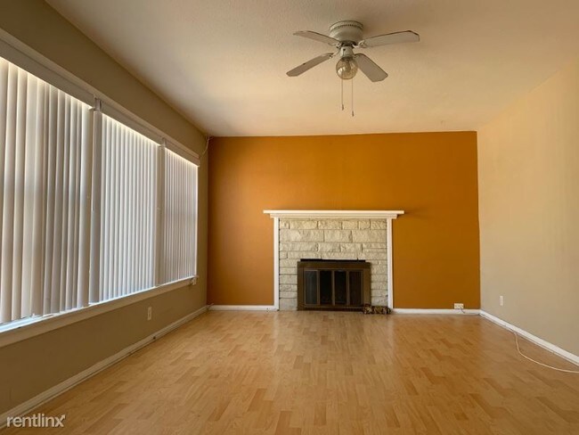 Foto del edificio - 6547 Downey Ave