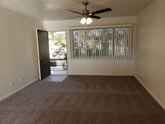 Building Photo - $1000 REBATE!SPACIOUS 2BR/1BA Unit with pr...